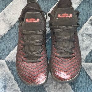 Youth Lebron 16 Sneakers